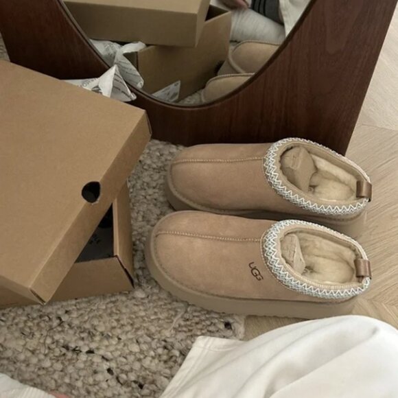 Brand New Women's Ugg Tasman Slip-Ons - Picture 3 of 9